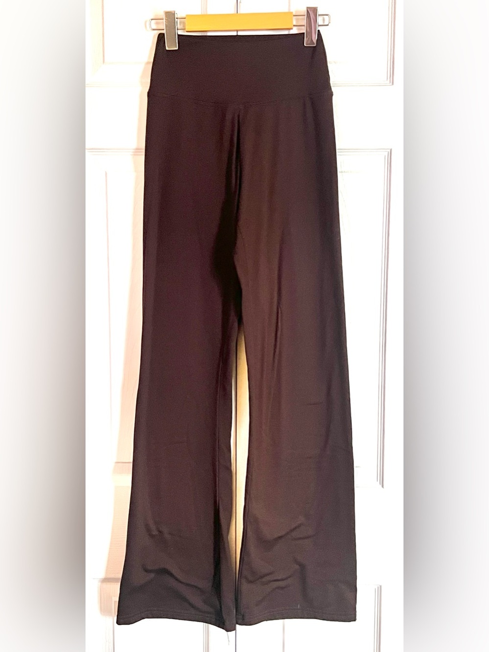 NWOT Bluenotes Black Super Smooth High-Waisted Flare Leggings - Size M